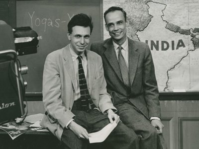 Huston Smith (R), on the set of the popular TV series "The Religions of Man" in 1955. Smith later wrote a book of the same name, updated to "The World's Religions," which remains a popular religion textbook.