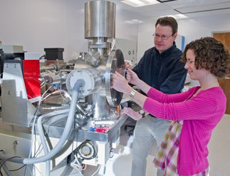 Scott Samson uses a mass spectrometer to determine the age of fossil shells
